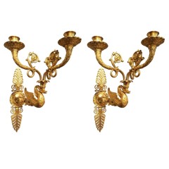 Paire dappliques en bronze doré «aux cygnes» Paris époque Empire vers 1810 Appliques
