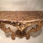 Console dapplique en bois de tilleul doré, Provence époque Louis XV Consoles