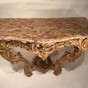 Console dapplique en bois de tilleul doré, Provence époque Louis XV Consoles