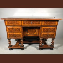 Bureau Mazarin à dessus brisé, Thomas Hache vers 1700 Bureaux