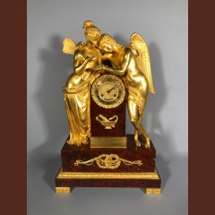 Pendule Cupidon et Psyché, attribuée à Thomire, Paris vers 1820. Pendules