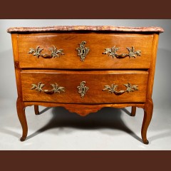 Commode en noyer par Jean François Hache à Grenoble, ép Louis XV. Commodes