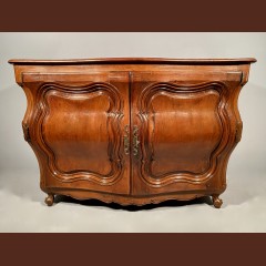 Commode à portes en noyer massif, Bordeaux 18ème siècle Commodes